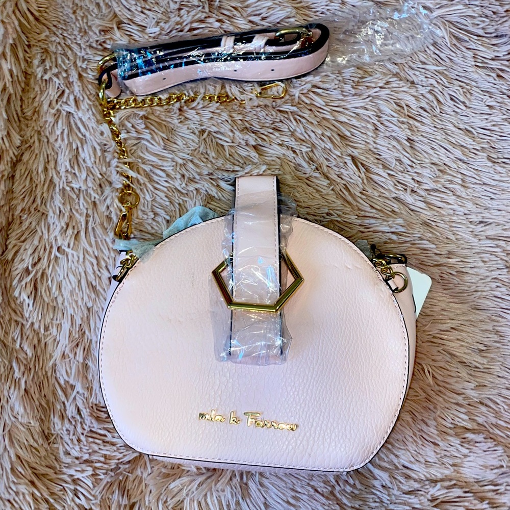 Mia K. Farrow pink crossover purse